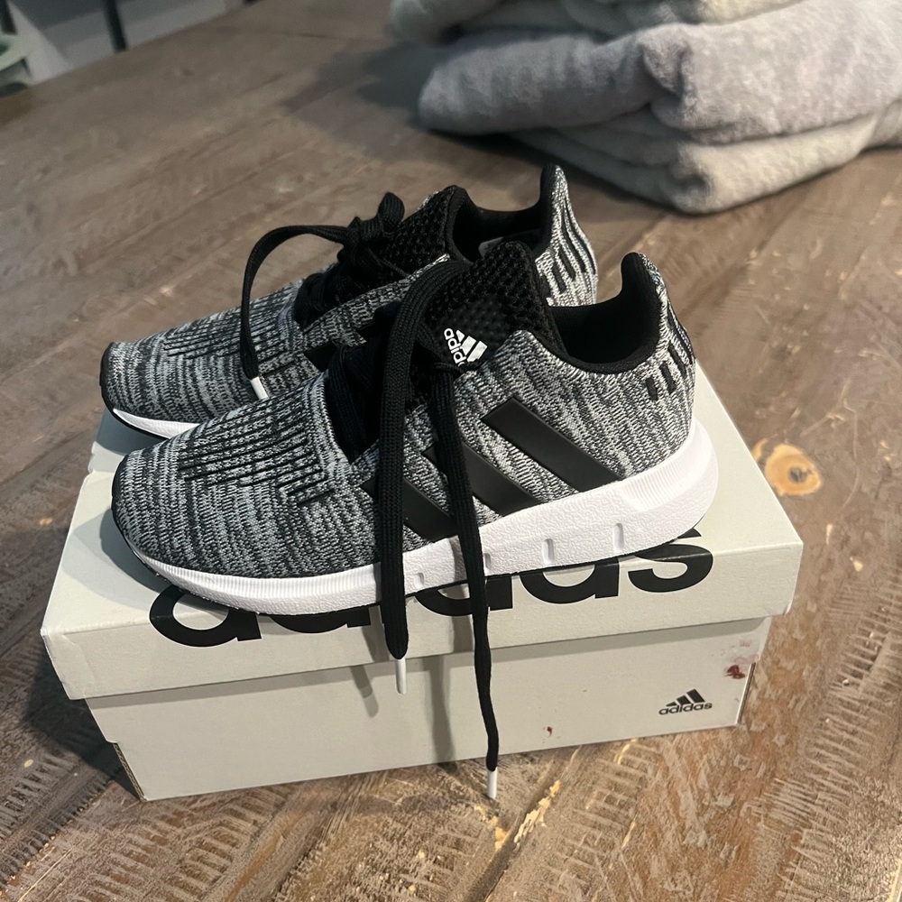 Toddler adidas, size 10. Never worn